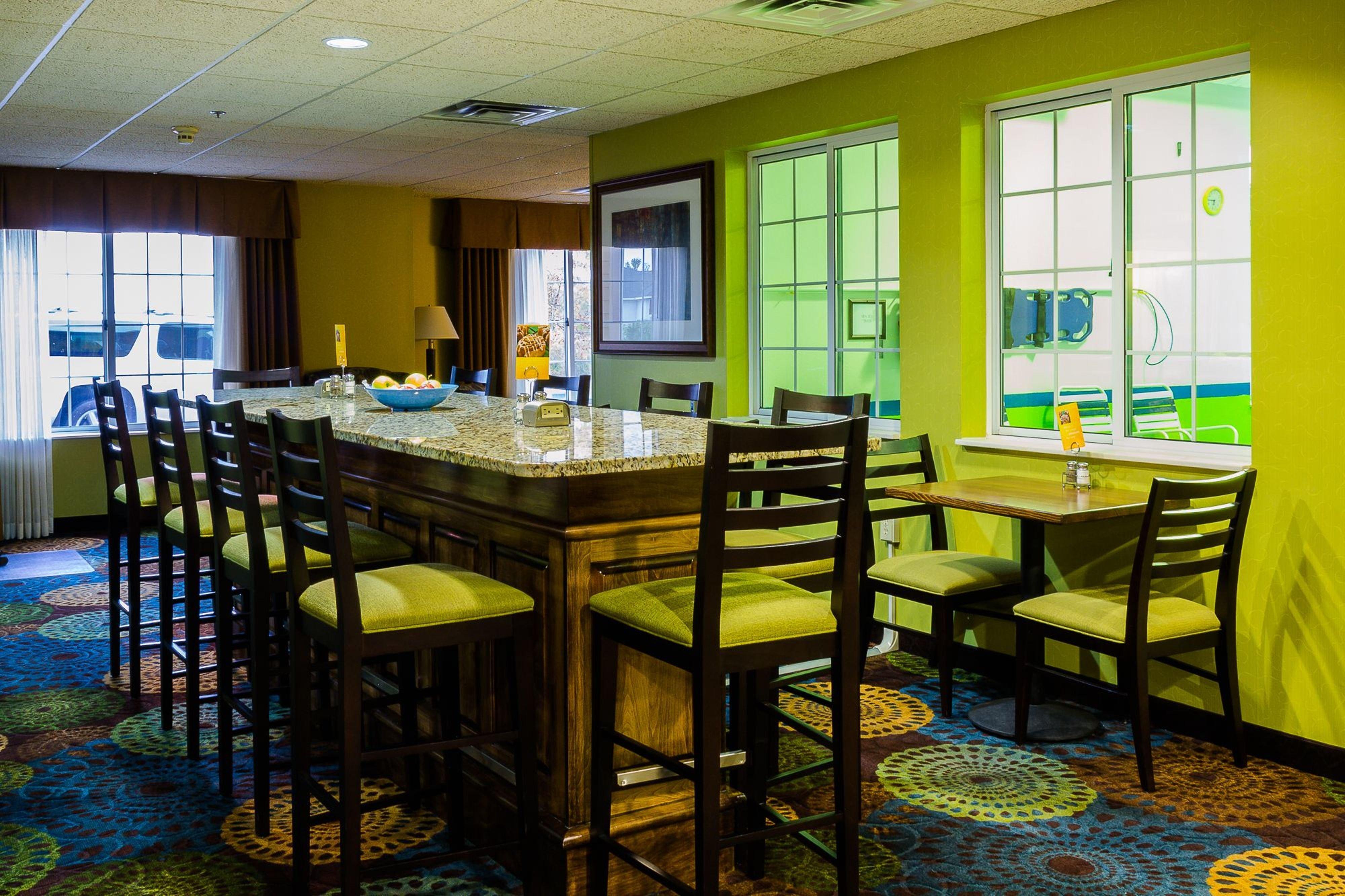 Holiday Inn Express Hotel & Suites Acme-Traverse City By Ihg Exterior foto