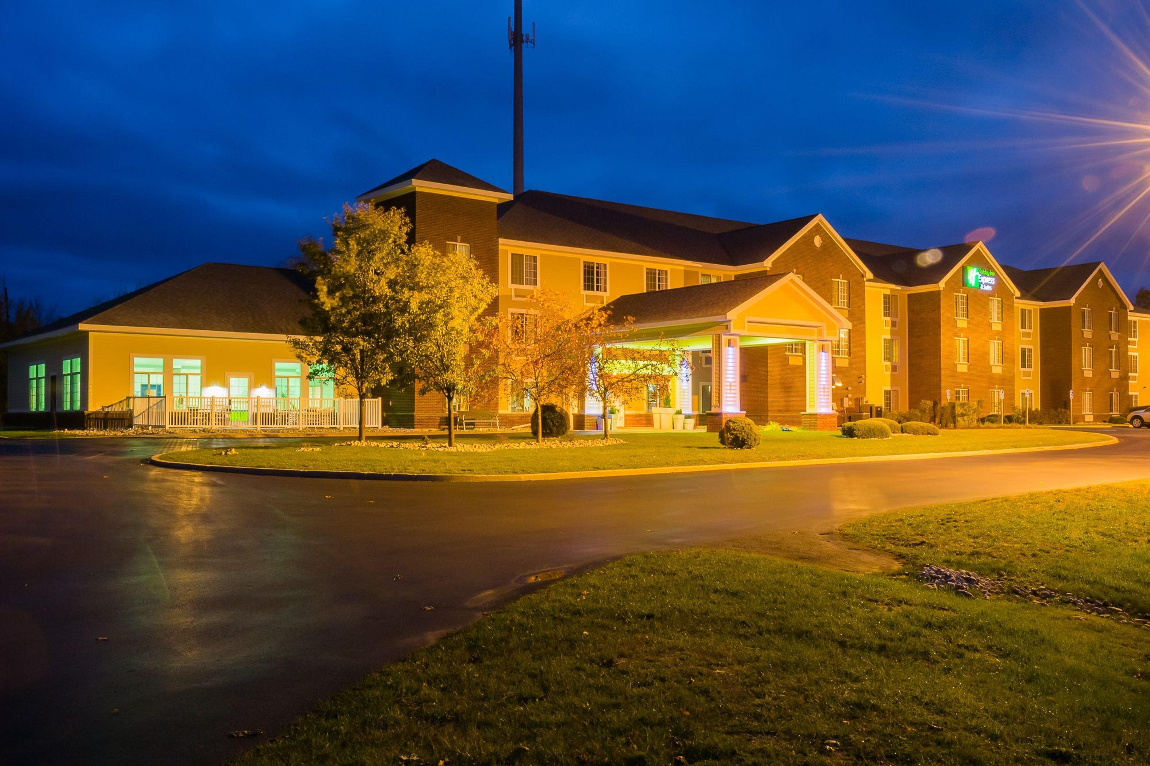 Holiday Inn Express Hotel & Suites Acme-Traverse City By Ihg Exterior foto