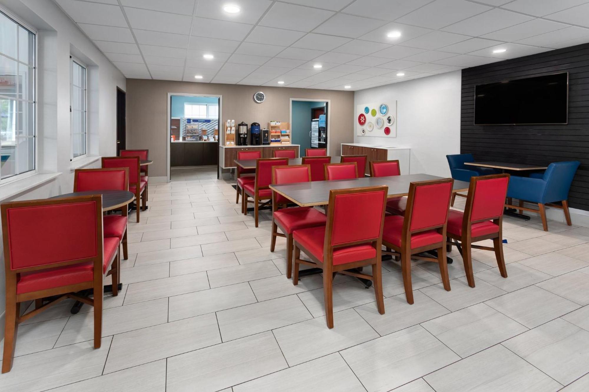 Holiday Inn Express Hotel & Suites Acme-Traverse City By Ihg Exterior foto
