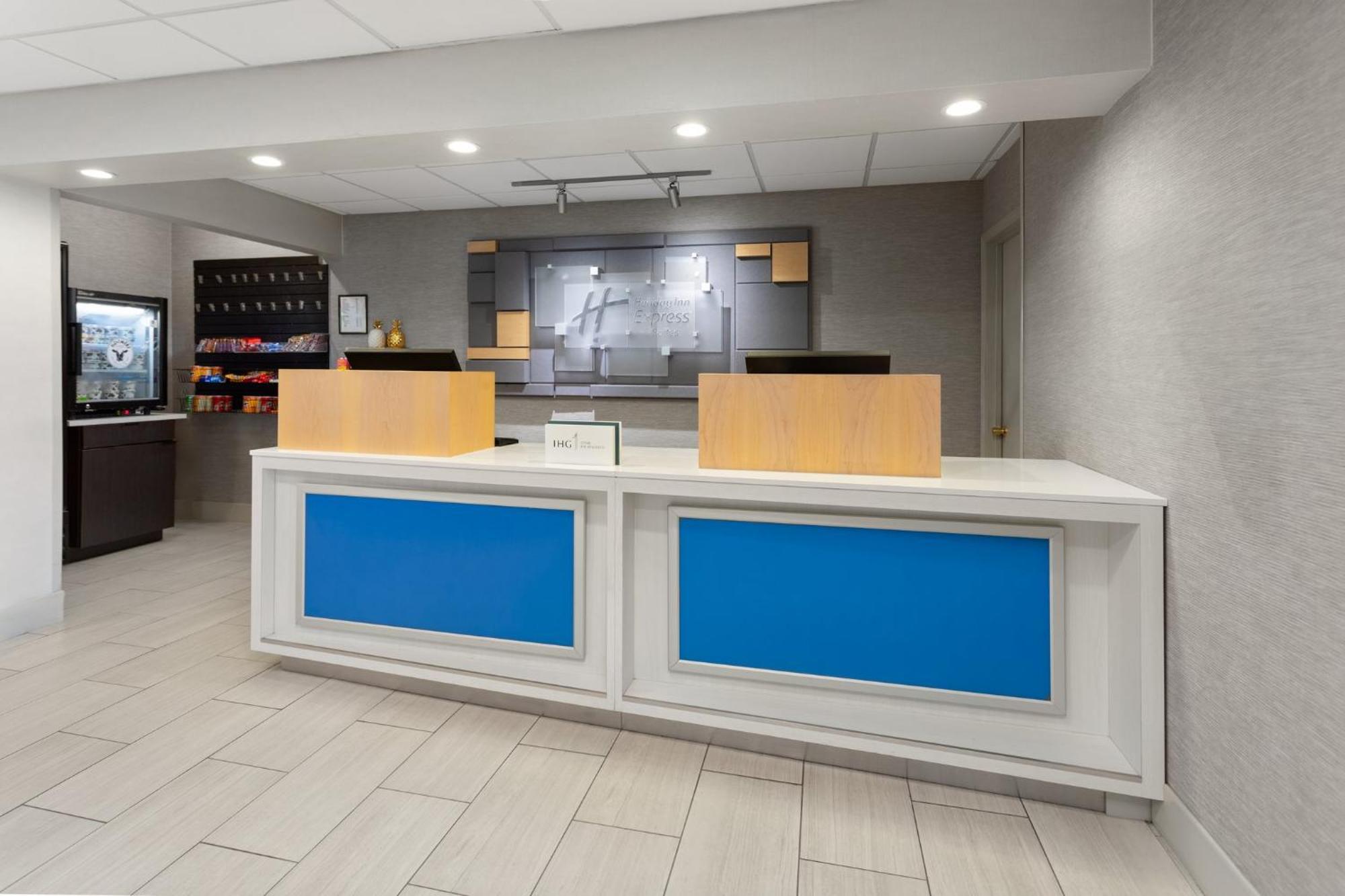 Holiday Inn Express Hotel & Suites Acme-Traverse City By Ihg Exterior foto