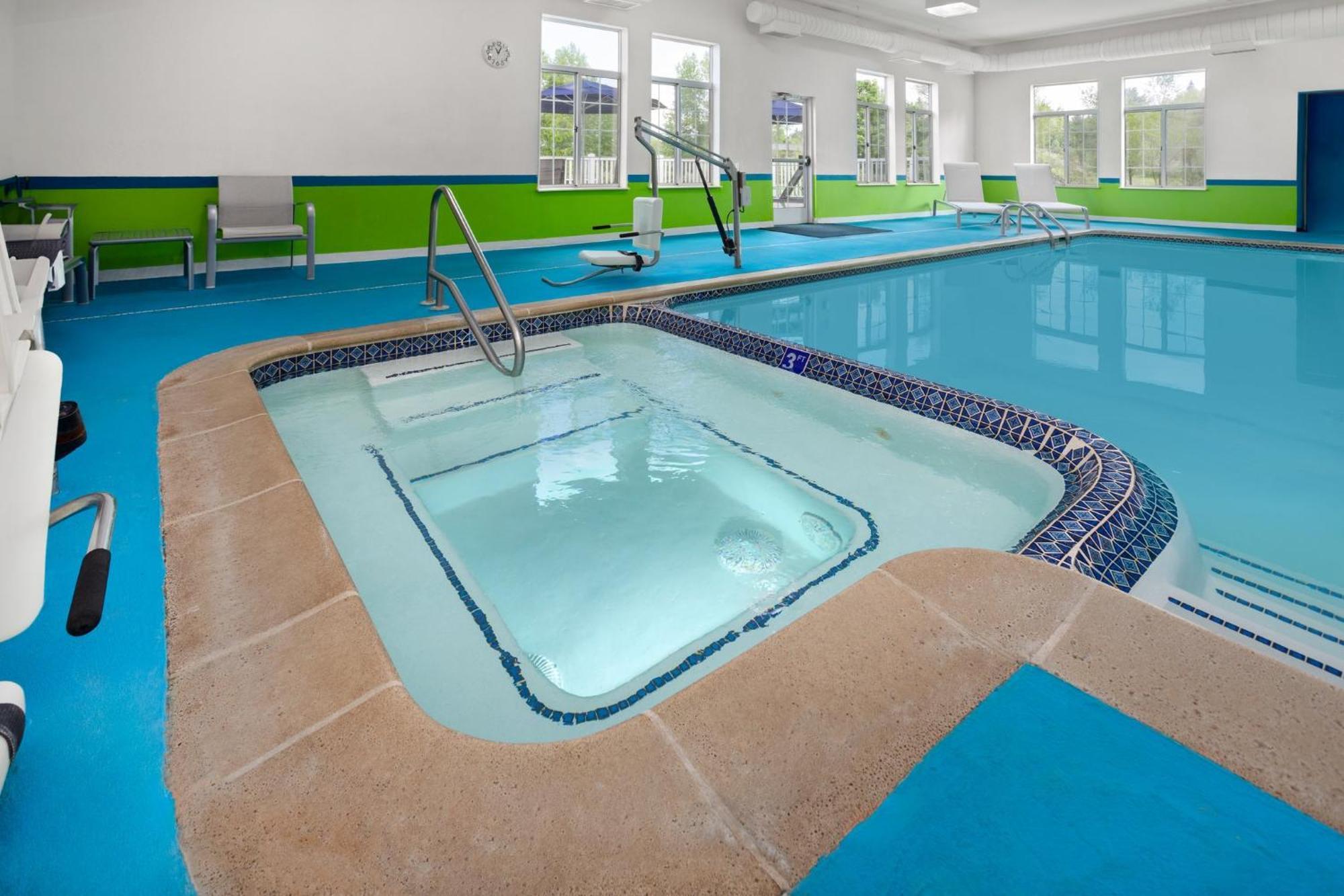 Holiday Inn Express Hotel & Suites Acme-Traverse City By Ihg Exterior foto